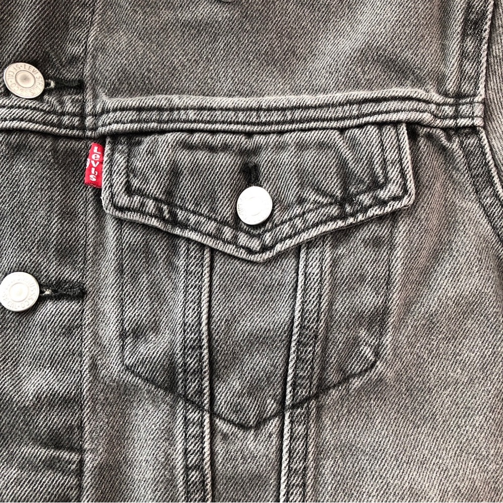 Levis NEW Women Trucker Happy Accident Jacket Size Medium Color Black - pockets - Picture 6 of 9